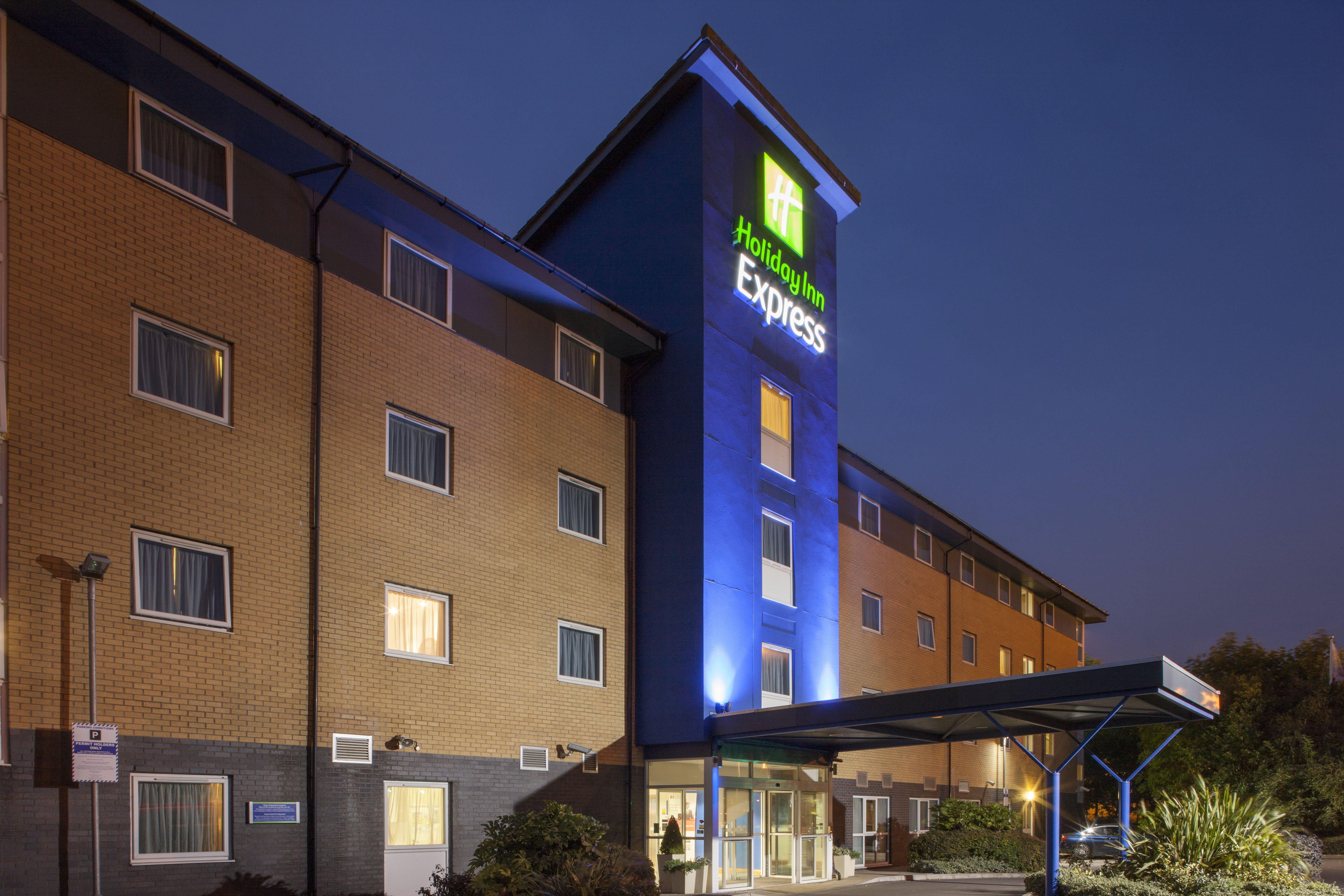 Holiday Inn Express Birmingham Star City By Ihg מראה חיצוני תמונה